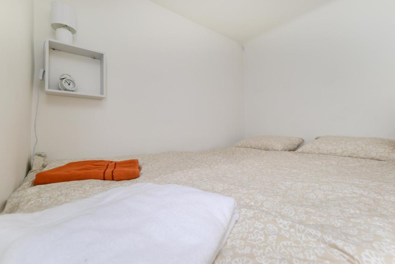 Two Separate Rooms Apartment In City Center, Party District Budapest Kültér fotó