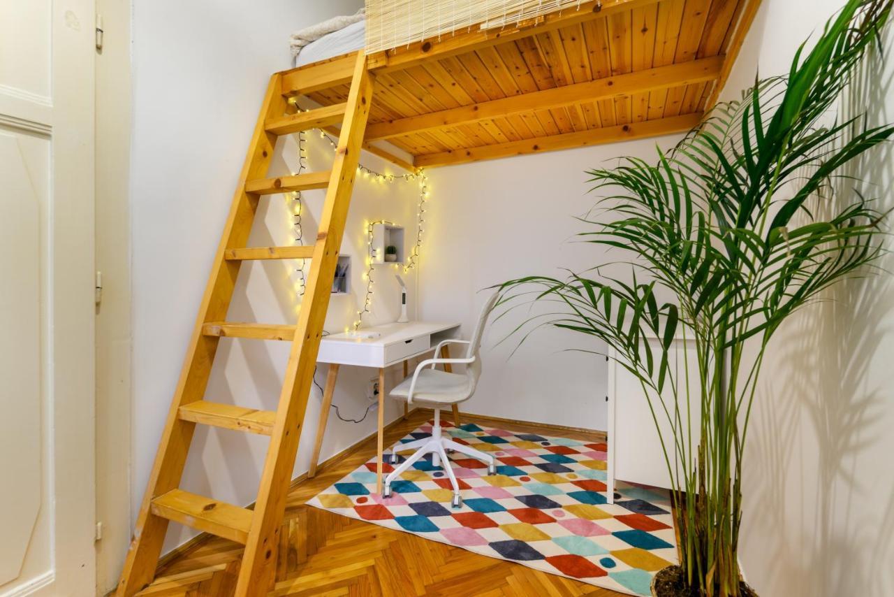 Two Separate Rooms Apartment In City Center, Party District Budapest Kültér fotó